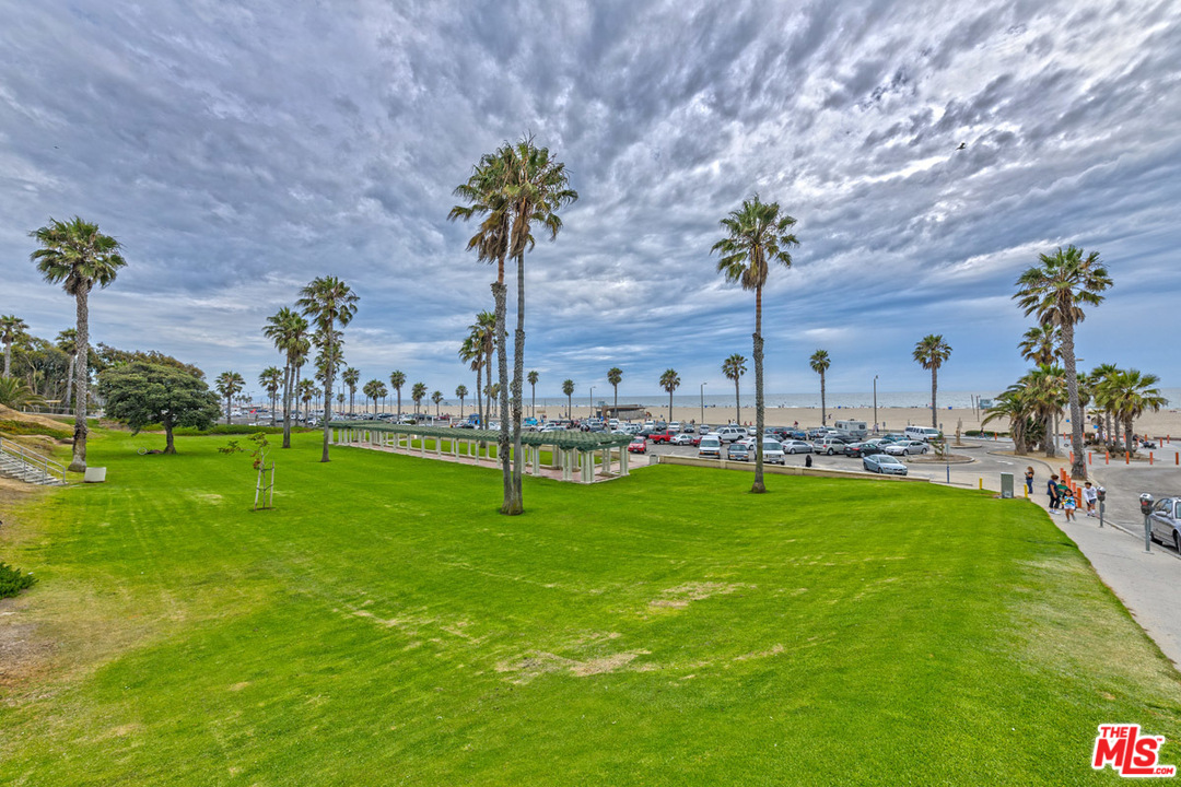 627 Strand Street, Unit 2 Santa Monica, CA 90405 - Photo 31 of 33