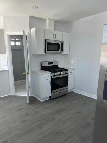 $1,800 | 105 Broadway, Newark, NJ 07104