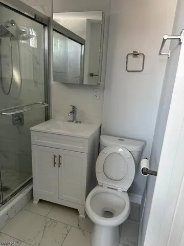 $1,800 | 105 Broadway, Newark, NJ 07104