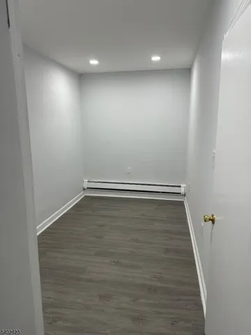 $1,800 | 105 Broadway, Newark, NJ 07104