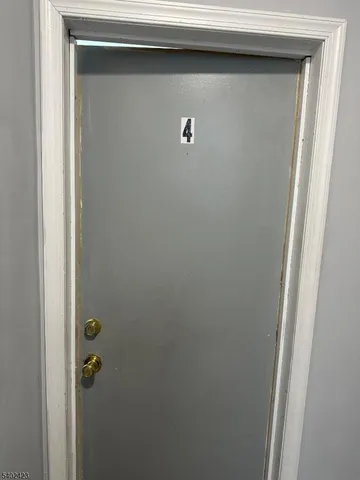 $1,800 | 105 Broadway, Newark, NJ 07104