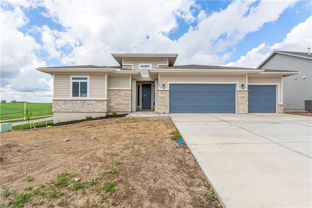 16396 Craig Street Basehor, KS 66007 - Photo 1 of 4