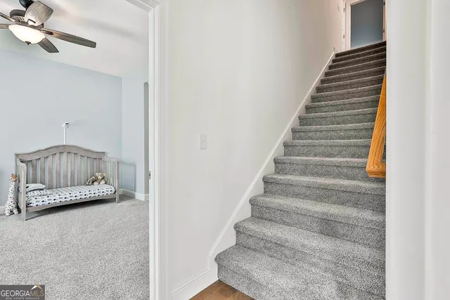a view of entryway with a rug