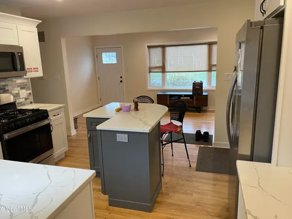 $2,500 | 13 Richards Drive, Colonie, NY 12205