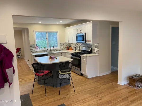 $2,500 | 13 Richards Drive, Colonie, NY 12205