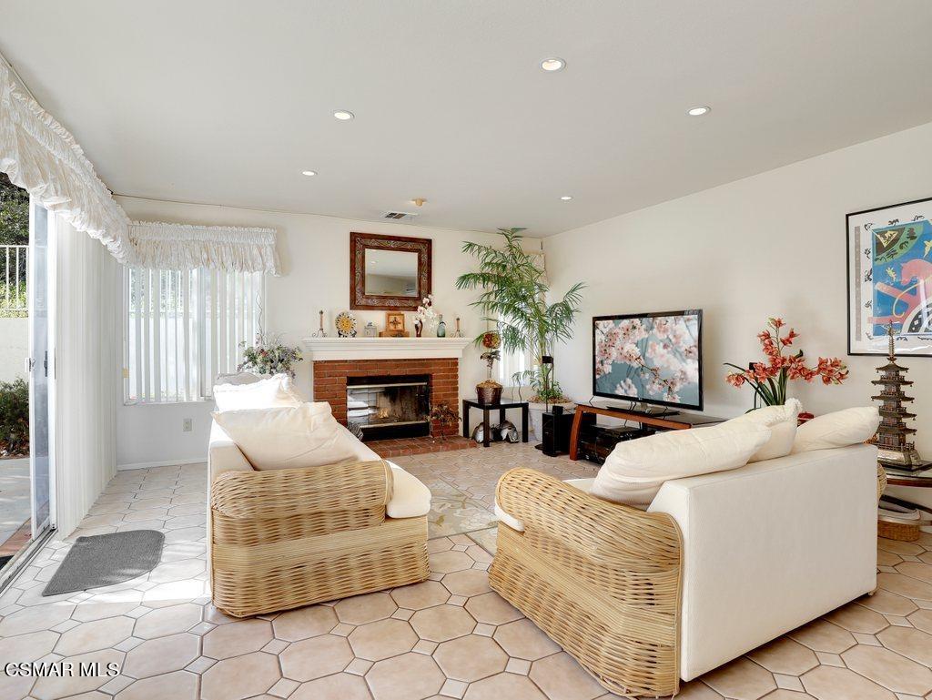25724 Stafford Canyon Road Stevenson Ranch, CA 91381 - Photo 10 of 35 10