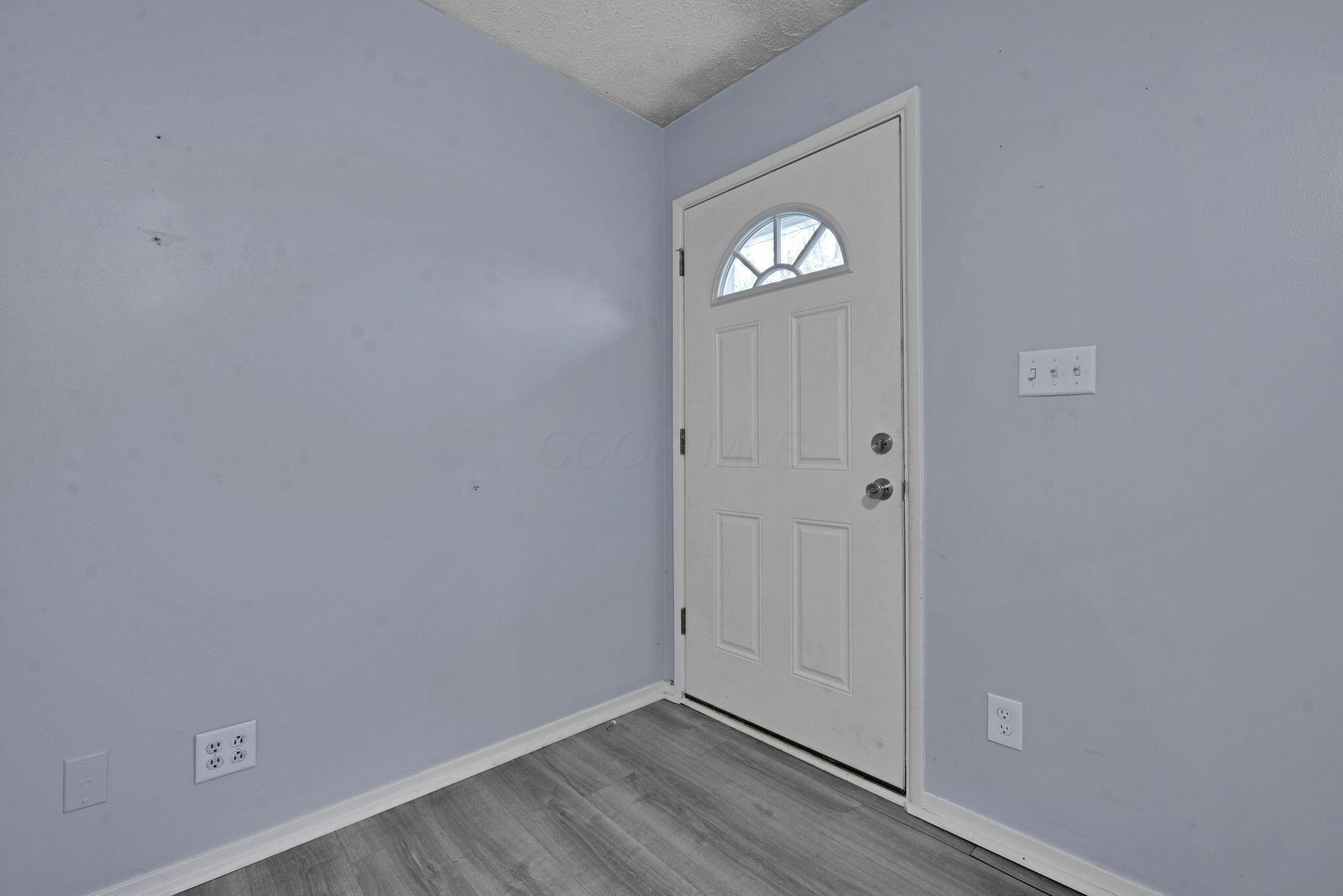 488 Ridgefield Road Newark, OH 43055 - Photo 3 of 25 7-web-or-mls-488-ridgefield-rd