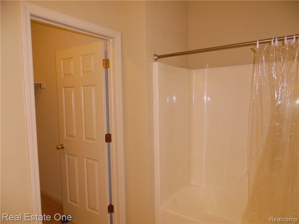 4115 Stone Post Road Newport, MI 48166 - Photo 9 of 16 024.JPG