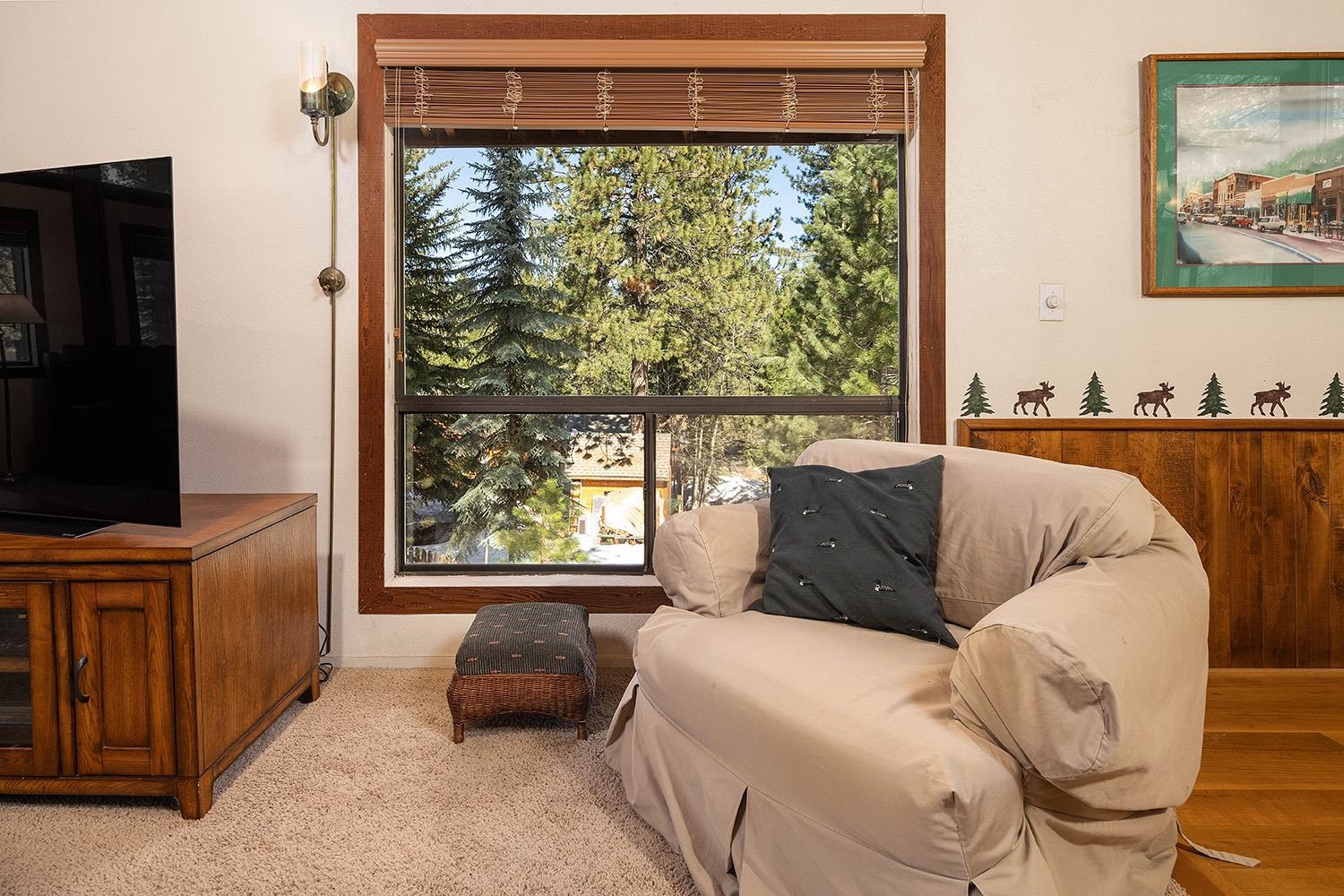 10550 Golden Pine Road Truckee, CA 96161 - Photo 8 of 21 Gallery Image 8