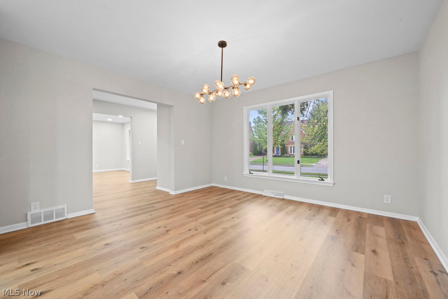 2375 Glendon Road University Heights, OH 44118 - Photo 10 of 50