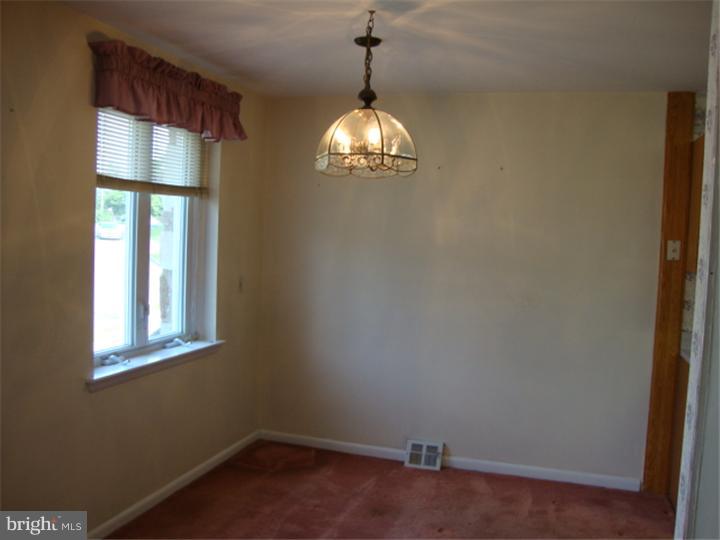 604 Sherrie Road Philadelphia, PA 19115 - Photo 4 of 15 Dining Room