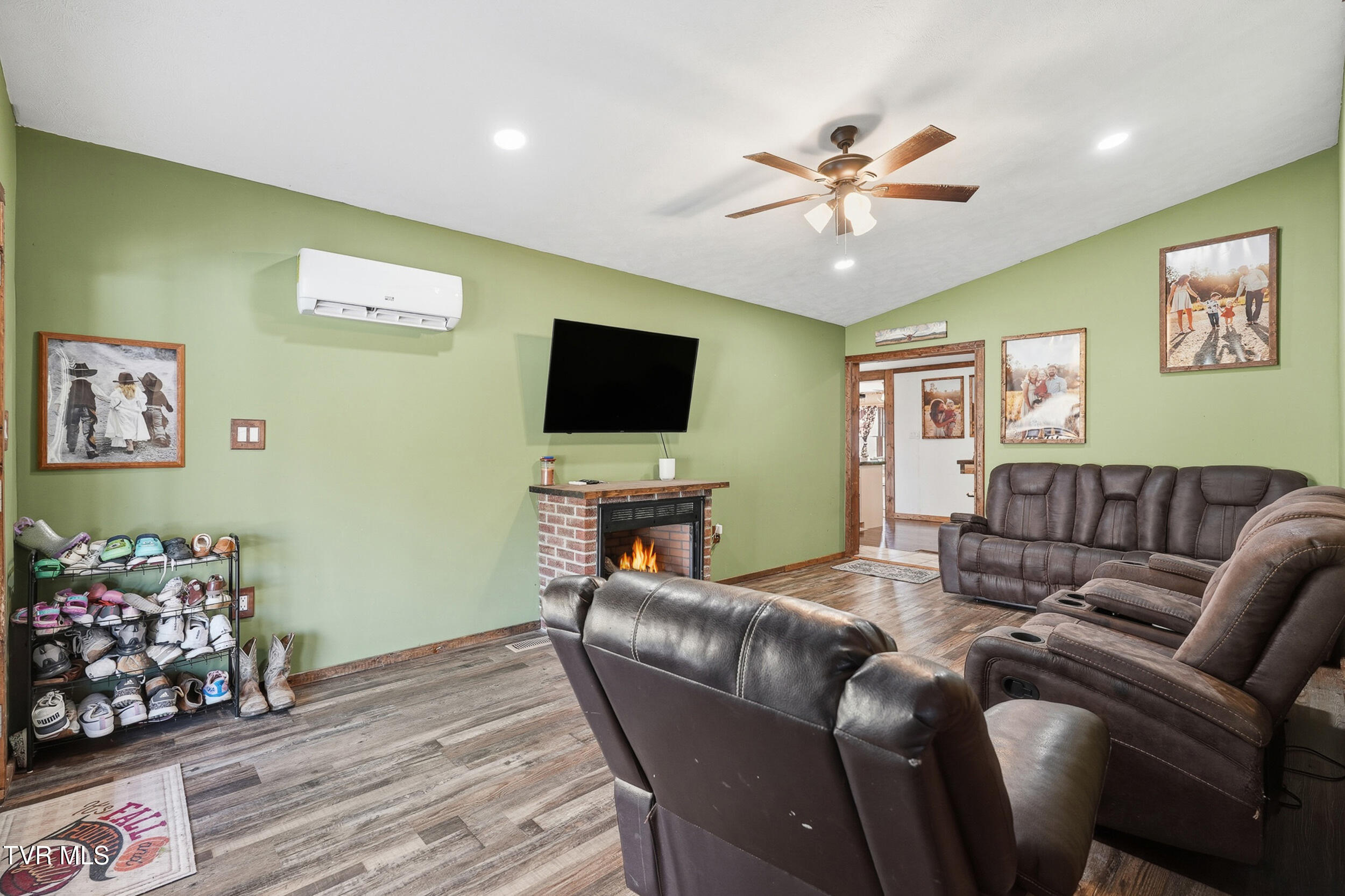 388 Pattonsville Road Duffield, VA 24244 - Photo 6 of 41 IMG_5810