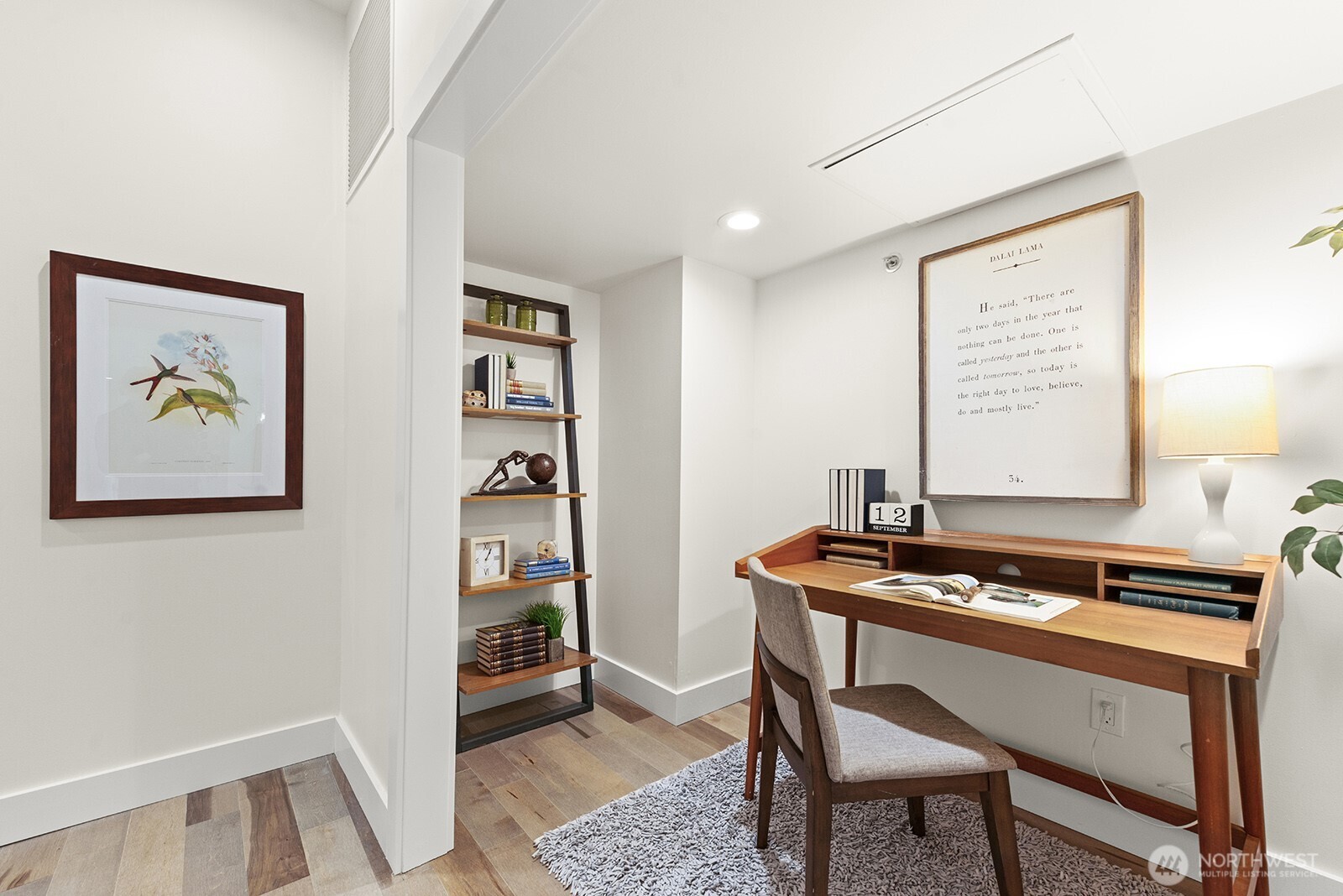 745 Bellevue Avenue East, Unit 401 Seattle, WA 98102 - Photo 20 of 38