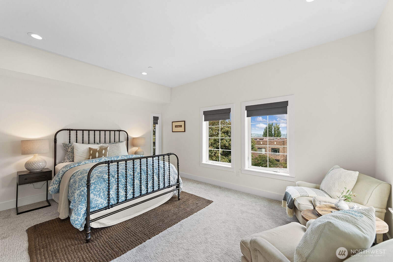 745 Bellevue Avenue East, Unit 401 Seattle, WA 98102 - Photo 21 of 38