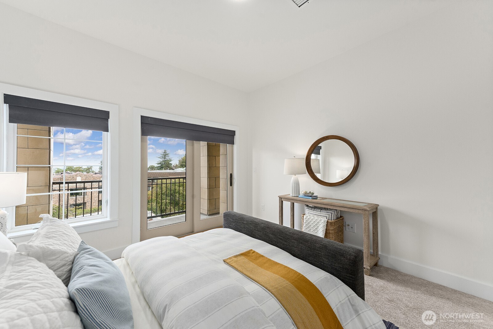 745 Bellevue Avenue East, Unit 401 Seattle, WA 98102 - Photo 26 of 38