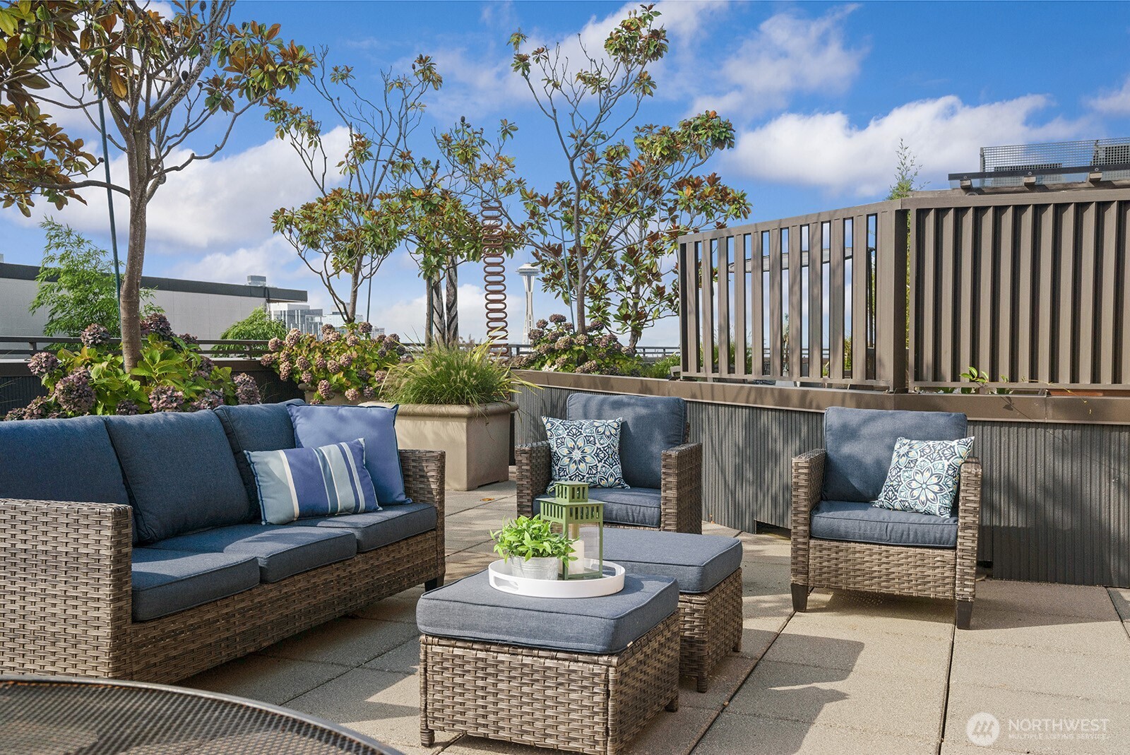 745 Bellevue Avenue East, Unit 401 Seattle, WA 98102 - Photo 31 of 38