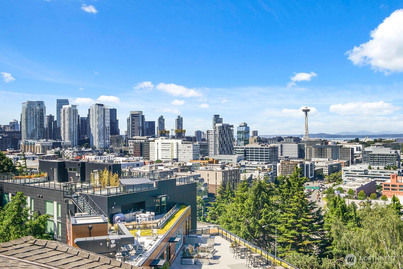 745 Bellevue Avenue East, Unit 401 Seattle, WA 98102 - Photo 32 of 38