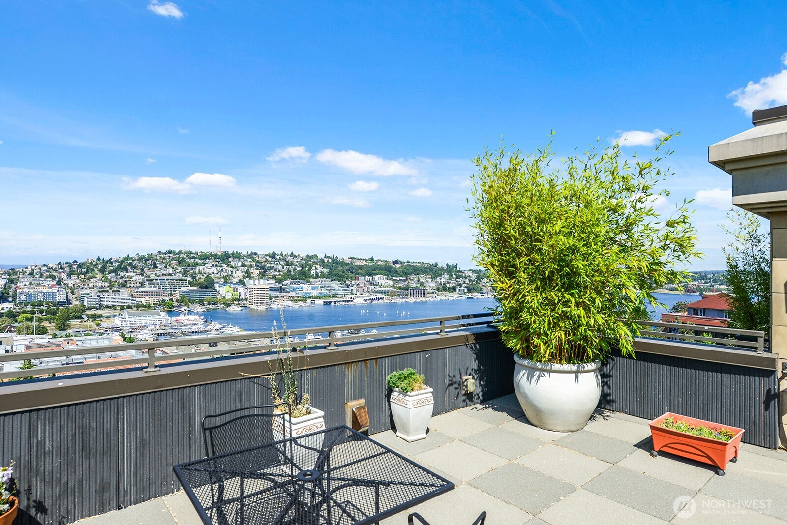 745 Bellevue Avenue East, Unit 401 Seattle, WA 98102 - Photo 34 of 38