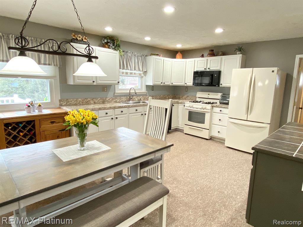 1017 North Latson Road Howell, MI 48843 - Photo 5 of 35