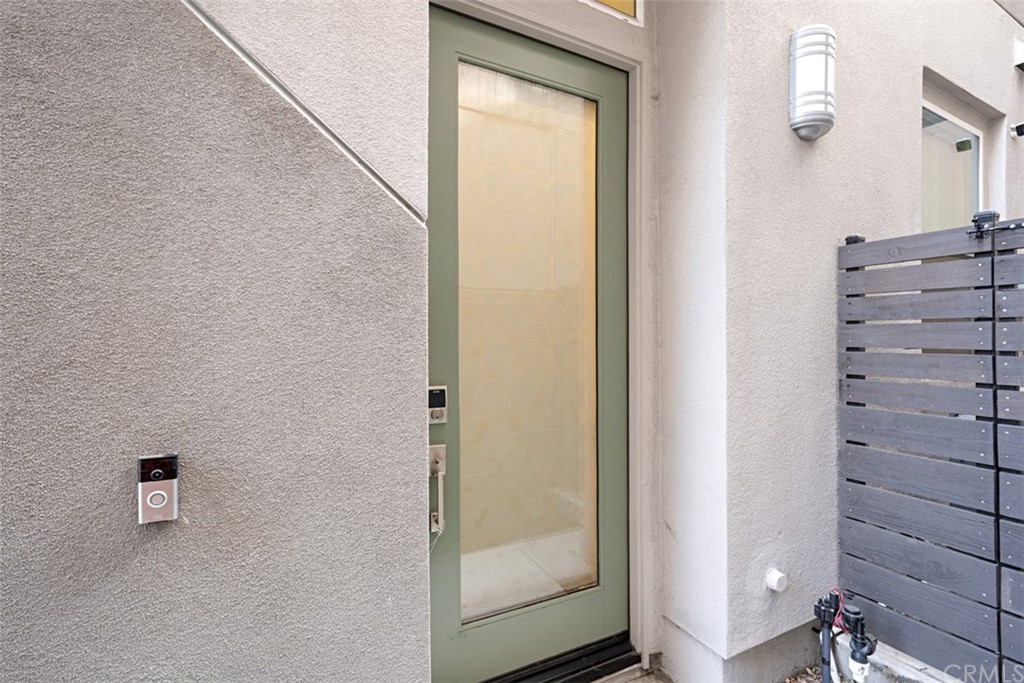 2771 Wright Lane Los Angeles, CA 90068 - Photo 5 of 31 a view of walk in closet
