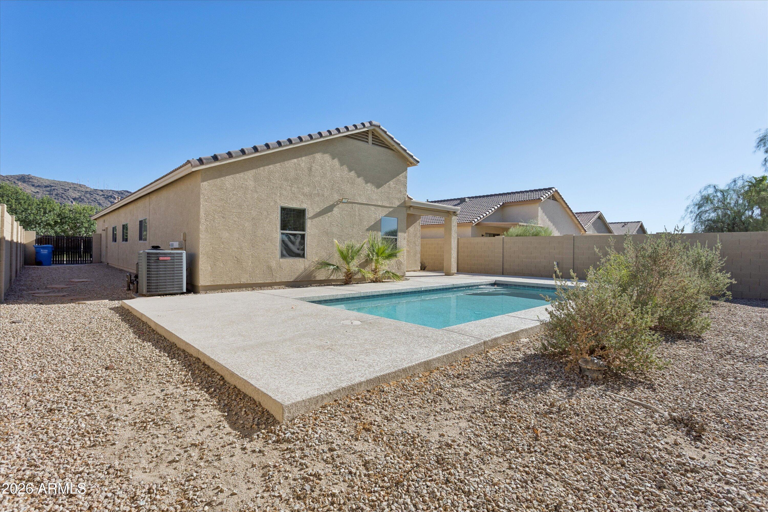 1114 East Pedro Road Phoenix, AZ 85042 - Photo 5 of 33