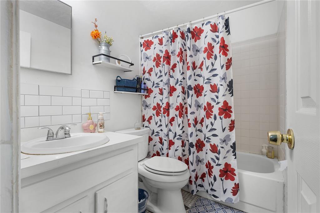 2038 Southwest 70th Terrace Gainesville, FL 32607 - Photo 12 of 18 Gallery Image 12