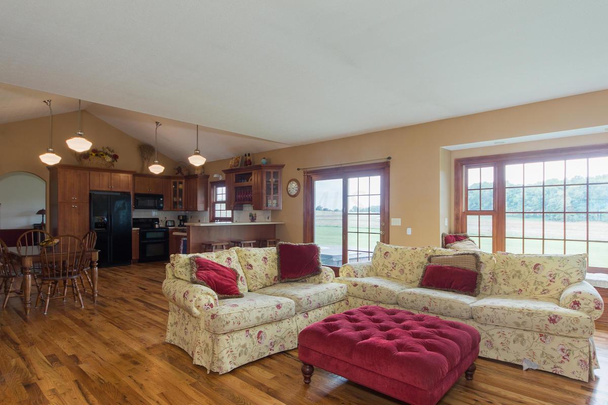 7399 Lancaster-Circleville Road Southwest Lancaster, OH 43130 - Photo 11 of 29