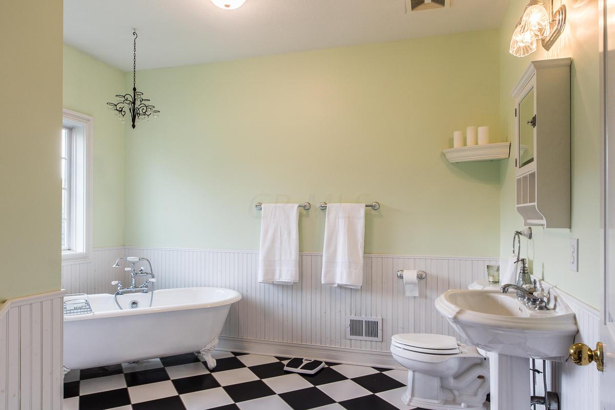 7399 Lancaster-Circleville Road Southwest Lancaster, OH 43130 - Photo 14 of 29