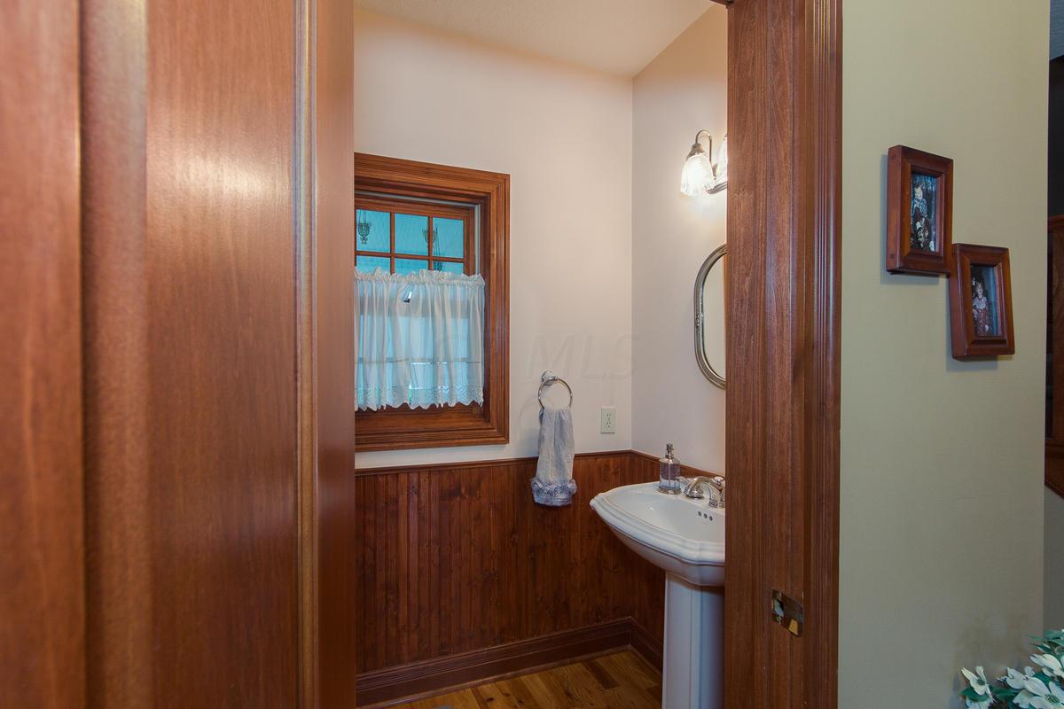 7399 Lancaster-Circleville Road Southwest Lancaster, OH 43130 - Photo 19 of 29