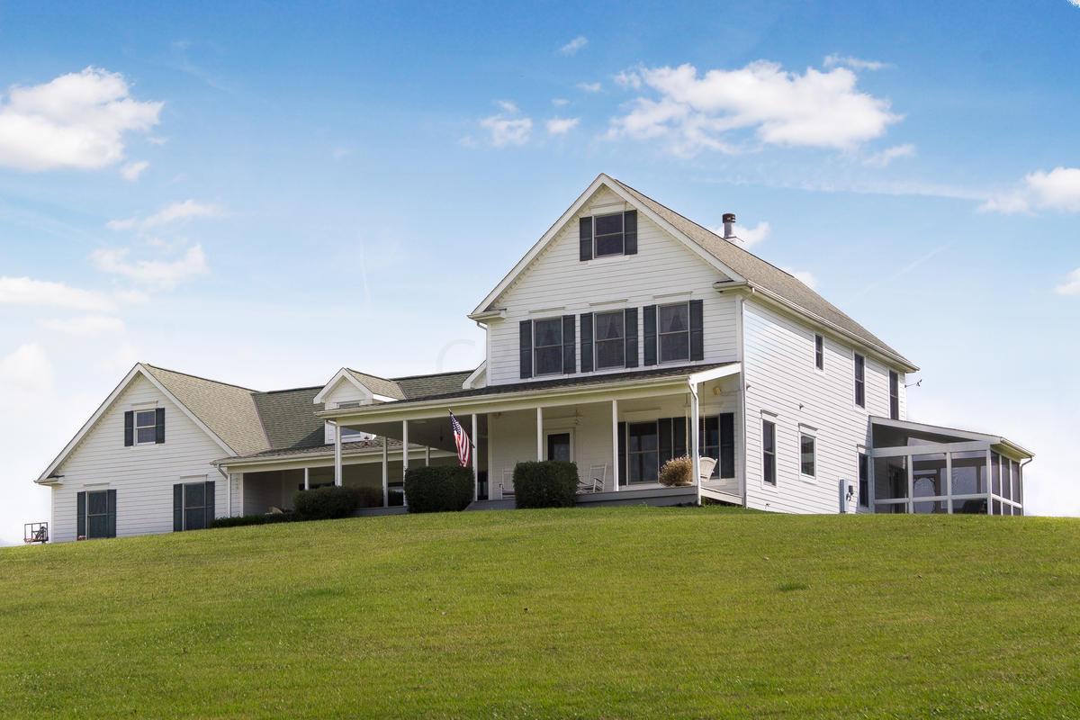 7399 Lancaster-Circleville Road Southwest Lancaster, OH 43130 - Photo 2 of 29