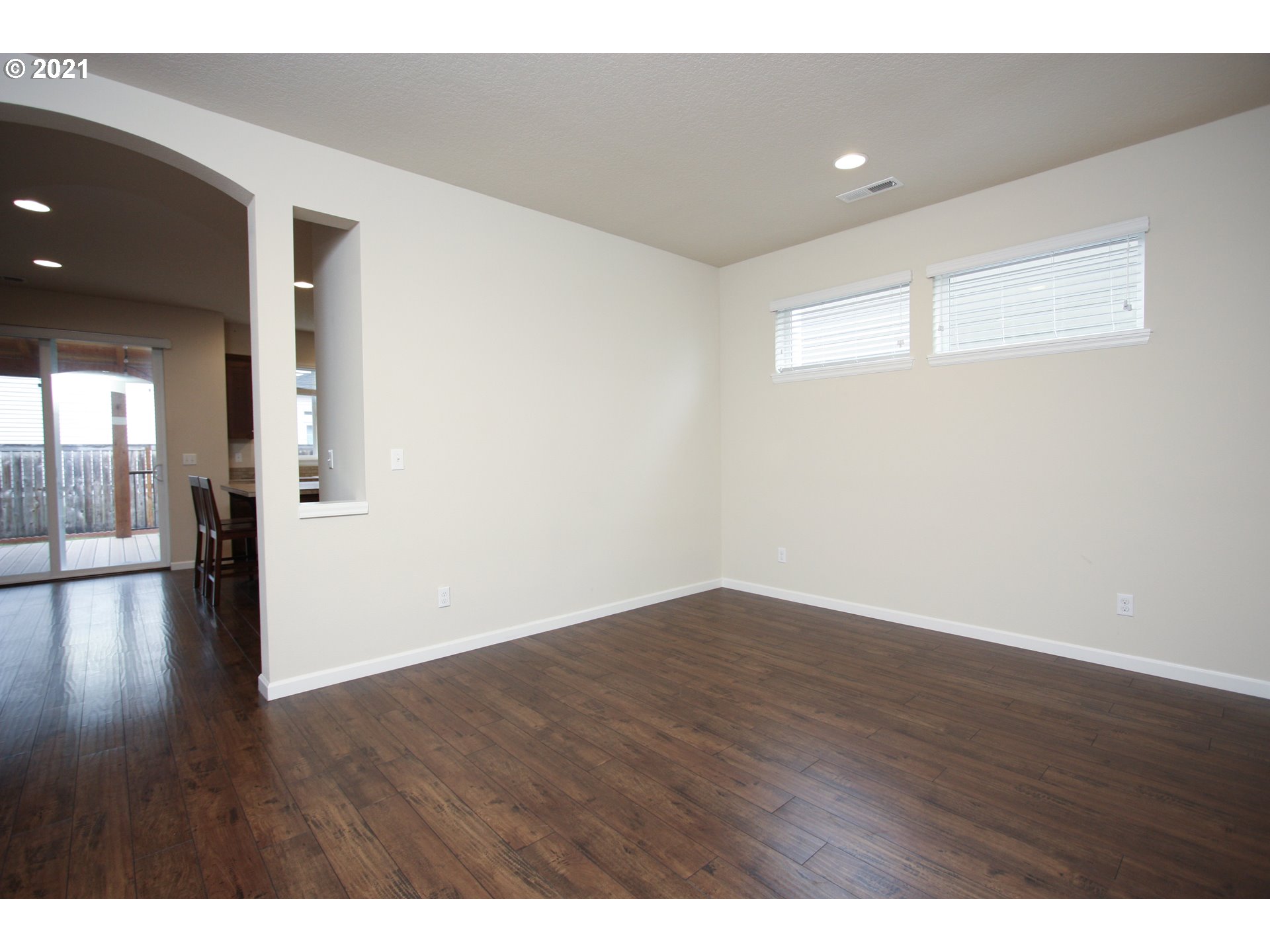 8615 Southwest Schmidt Loop Tigard, OR 97224 - Photo 5 of 22 Gallery Image 5