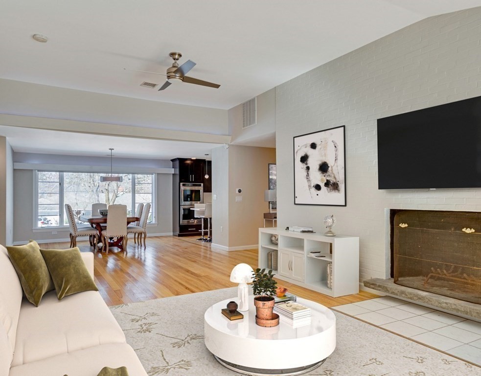28 Commerford Road Concord, MA 01742 - Photo 3 of 28 Gallery Image 3