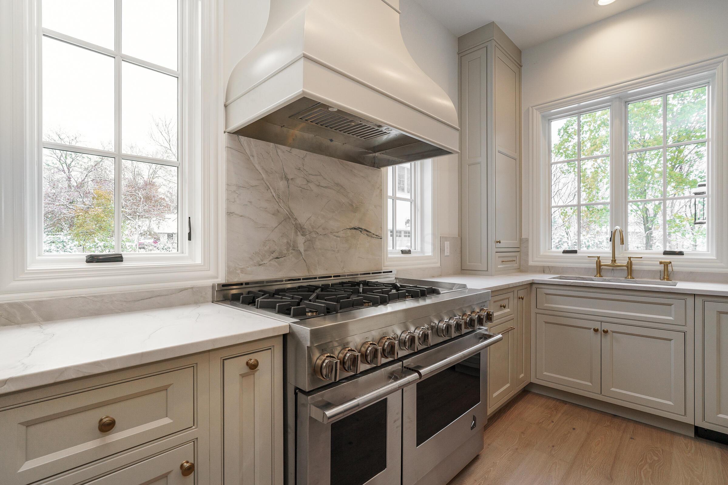 2681 Lane Road Columbus, OH 43220 - Photo 24 of 88 Kitchen