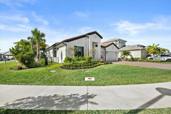 $1,939,990 | 13621 Le Christine Drive, Palm Beach Gardens, FL 33412