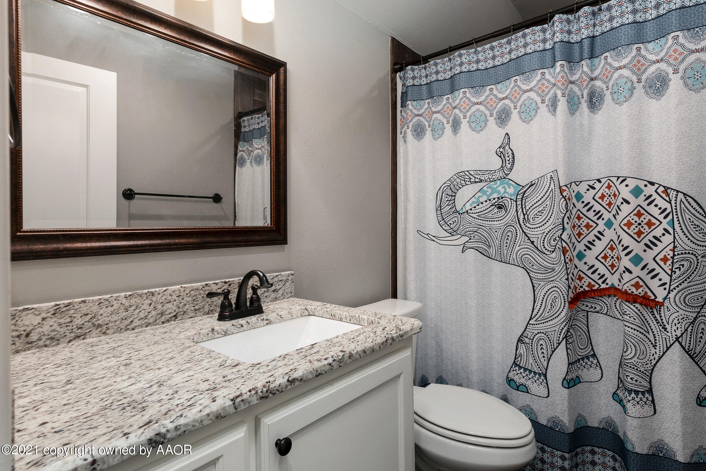 14251 Canyon Pass Road Amarillo, TX 79118 - Photo 35 of 43 035_Upstairs Bathroom