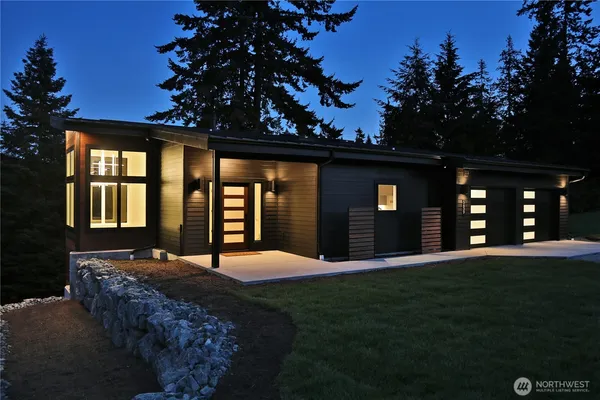 $849,000 | 5639 Morningtown Place, Freeland, WA 98249