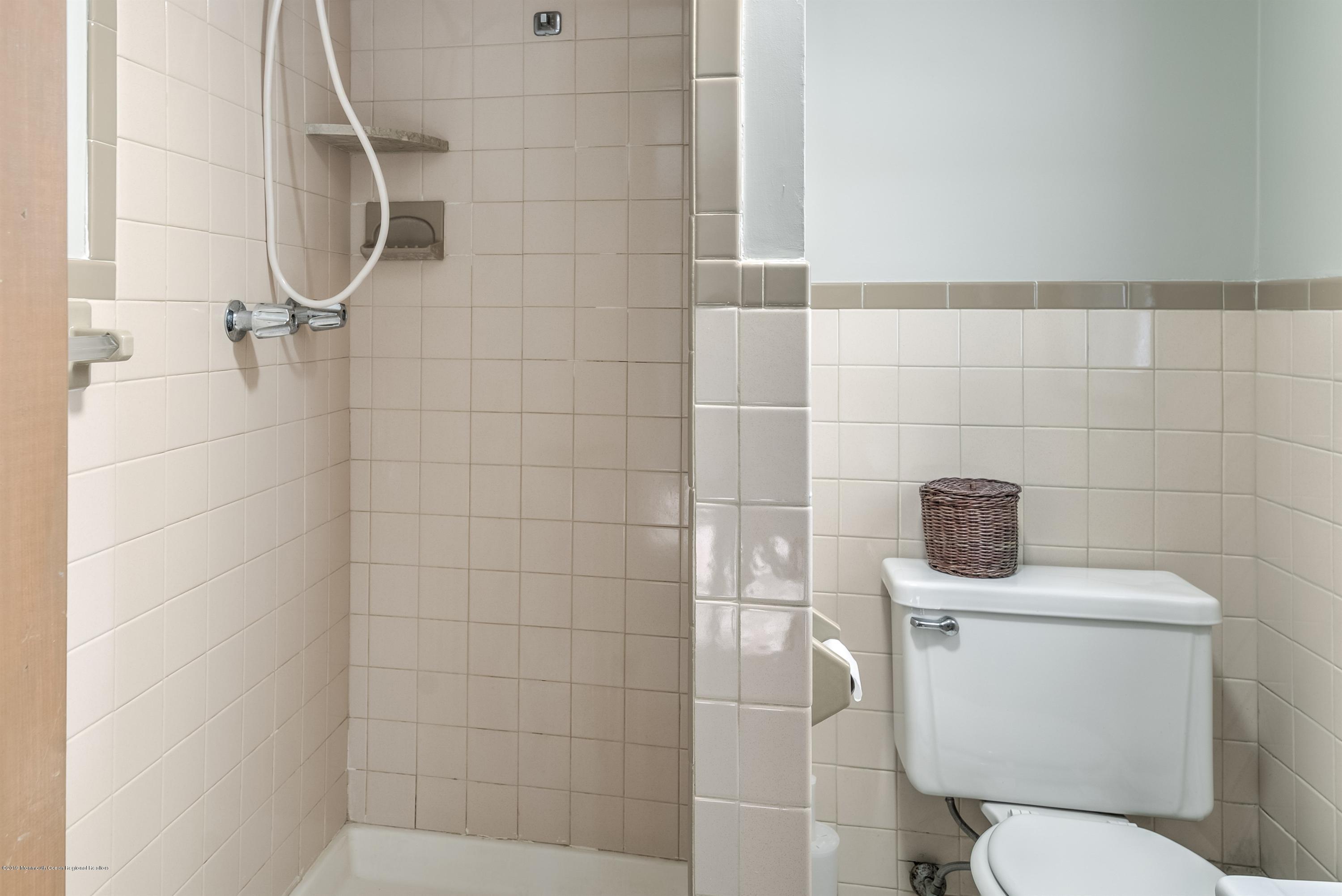 769 Bowman Road Jackson, NJ 08527 - Photo 23 of 34 023_LOWER LEVEL BATHROOM