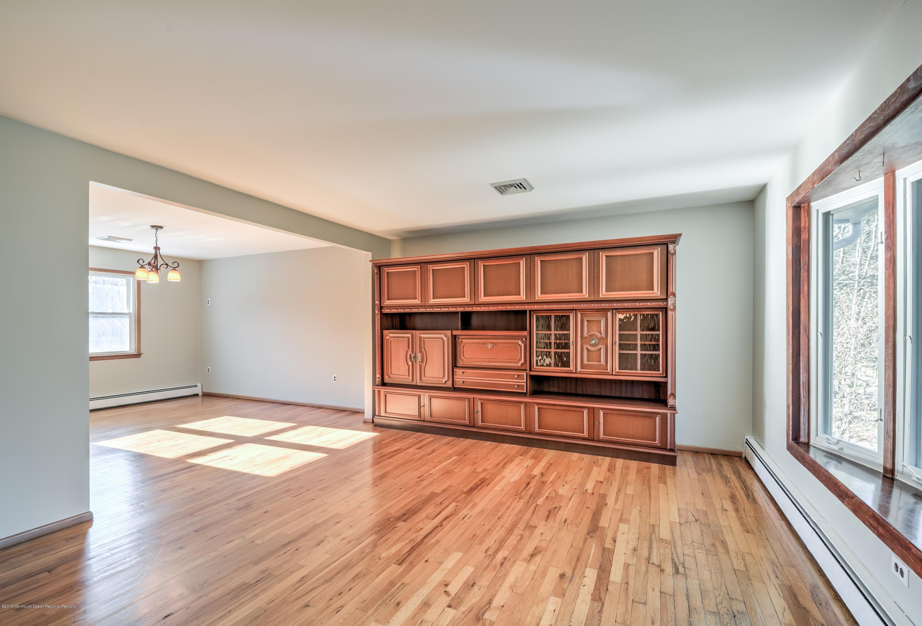 769 Bowman Road Jackson, NJ 08527 - Photo 7 of 34 006_LIVING ROOM