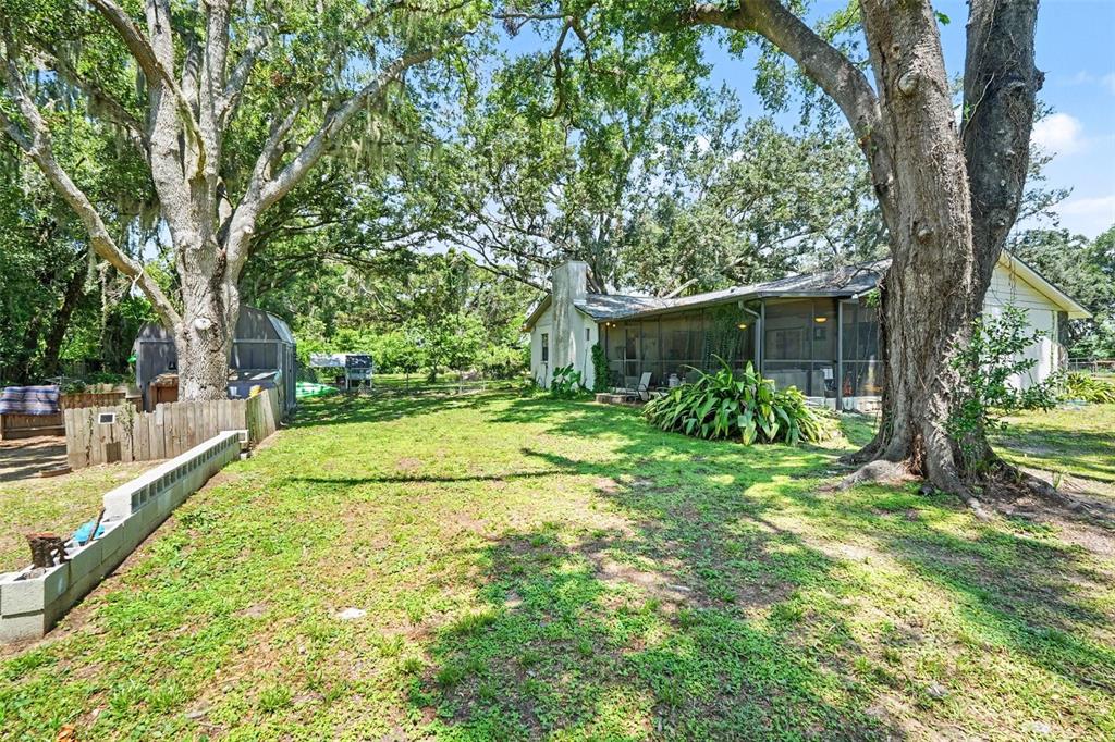 534 Leverett Road Seffner, FL 33584 - Photo 32 of 33