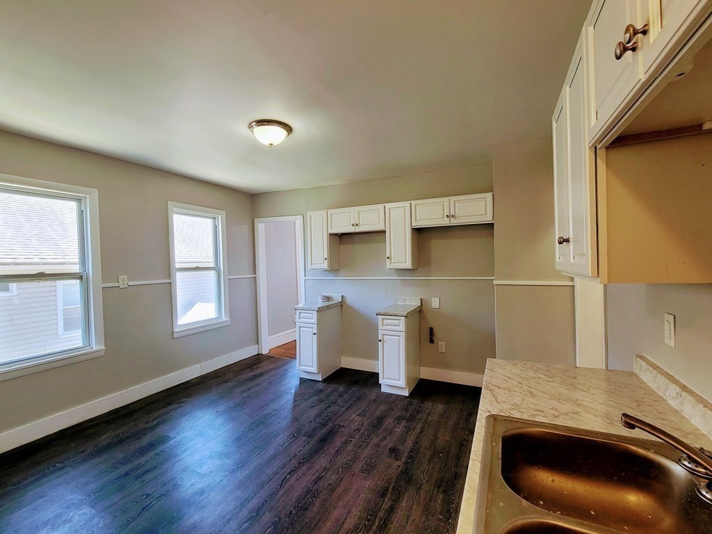 33-35 Algonquin Place Springfield, MA 01104 - Photo 7 of 15