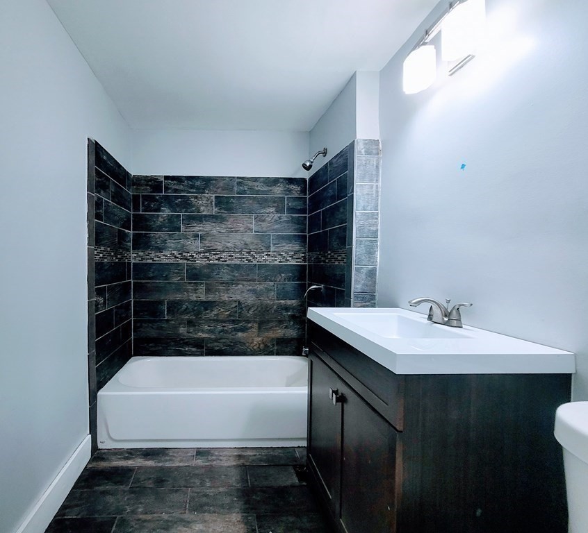 33-35 Algonquin Place Springfield, MA 01104 - Photo 8 of 15