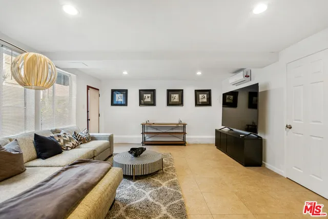 $3,500 | 917 North Curson Avenue, Unit 21, Los Angeles, CA 90046