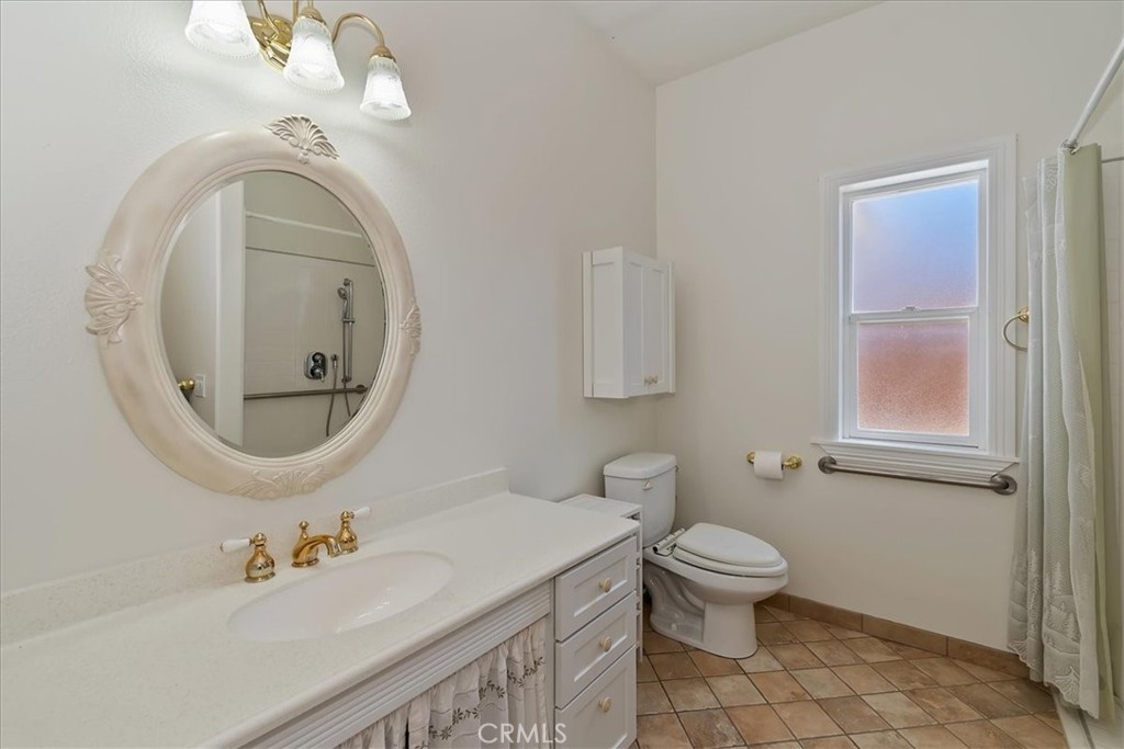 534 Highland Road Big Bear Lake, CA 92315 - Photo 24 of 52 First full bath