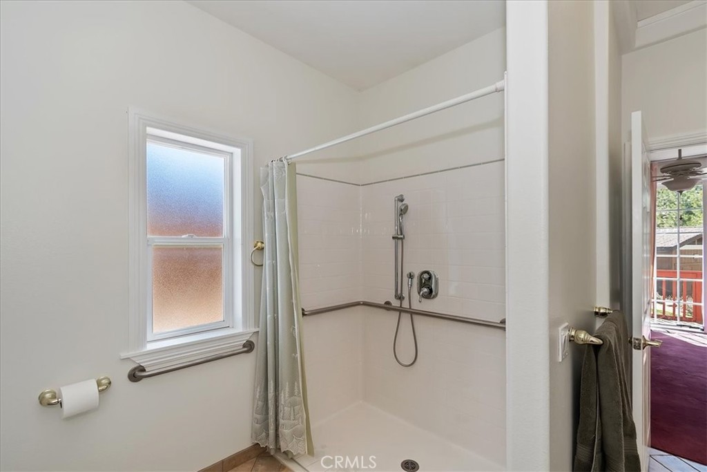 534 Highland Road Big Bear Lake, CA 92315 - Photo 25 of 52 Walk in full shower