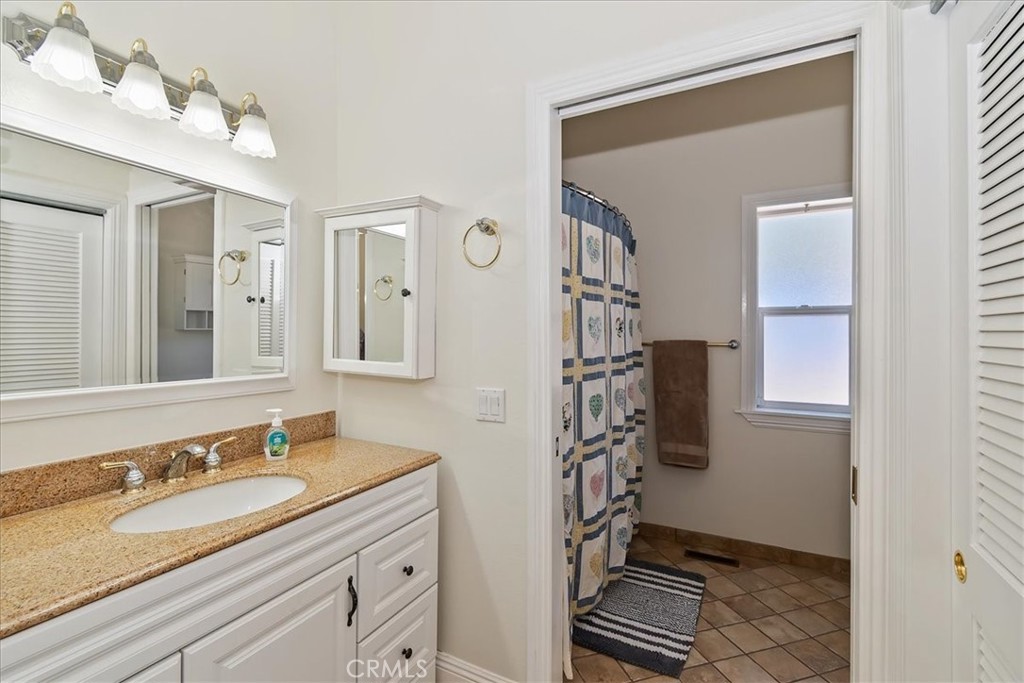 534 Highland Road Big Bear Lake, CA 92315 - Photo 29 of 52 Second full bath