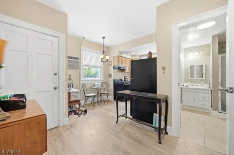 $2,400 | 82 Maple Avenue, Morristown, NJ 07960