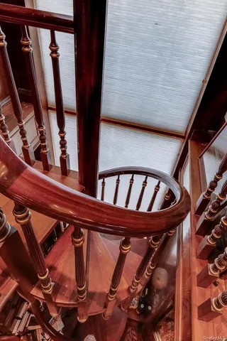 a view of entryway with a front door