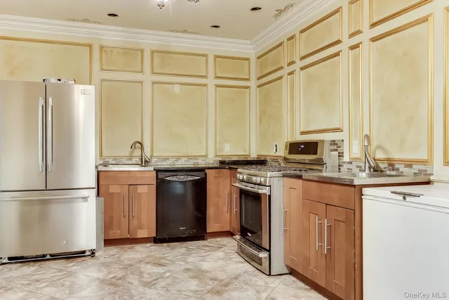 $2,770,000 | 11 Jay Court, Monsey, NY 10952