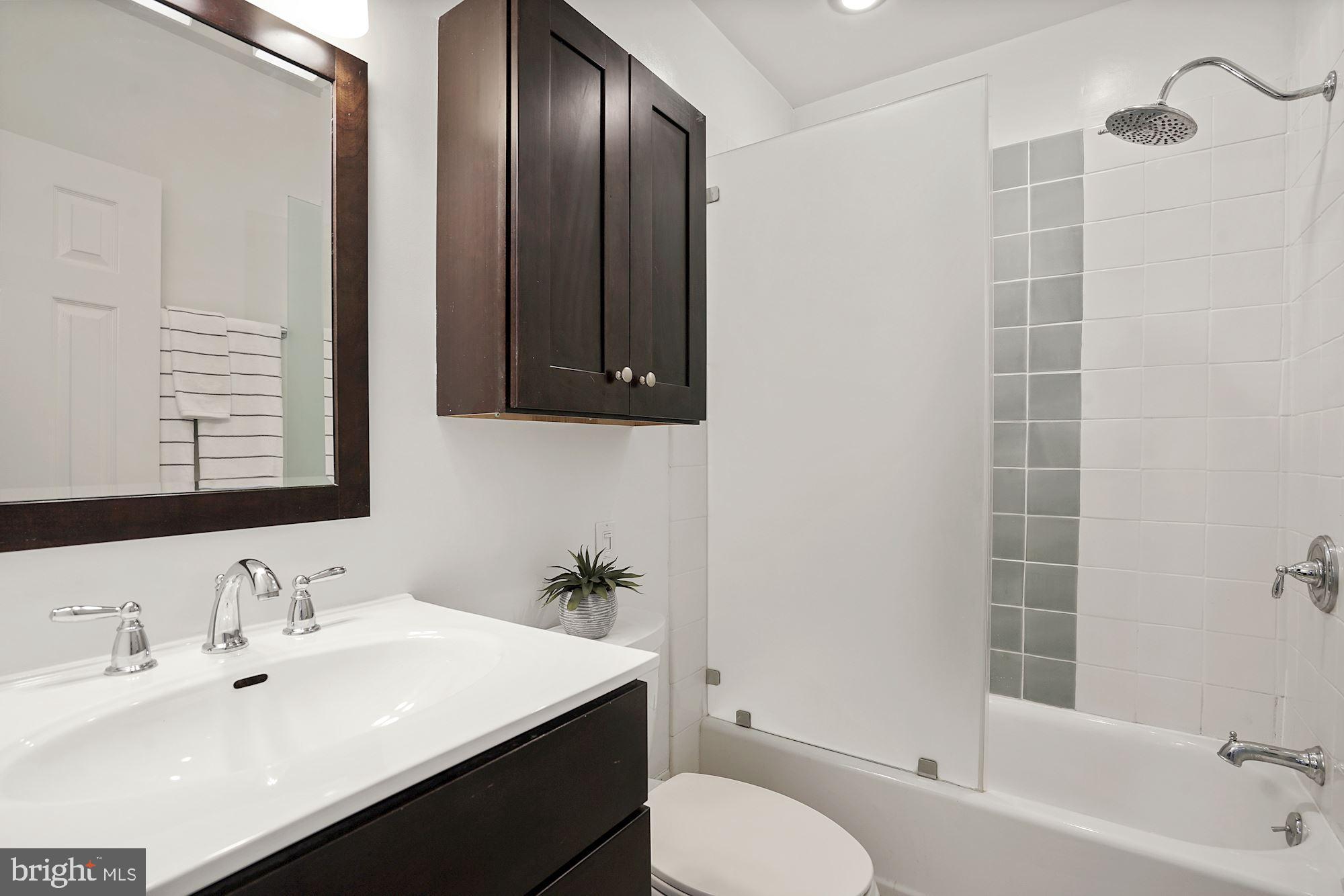 642 Pickford Place Northeast Washington, DC 20002 - Photo 25 of 33 Full bath