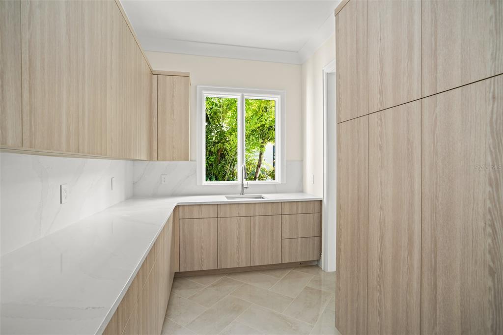 10065 Autumn Mist Lane Orlando, FL 32836 - Photo 32 of 65 a bathroom with a bathtub and window